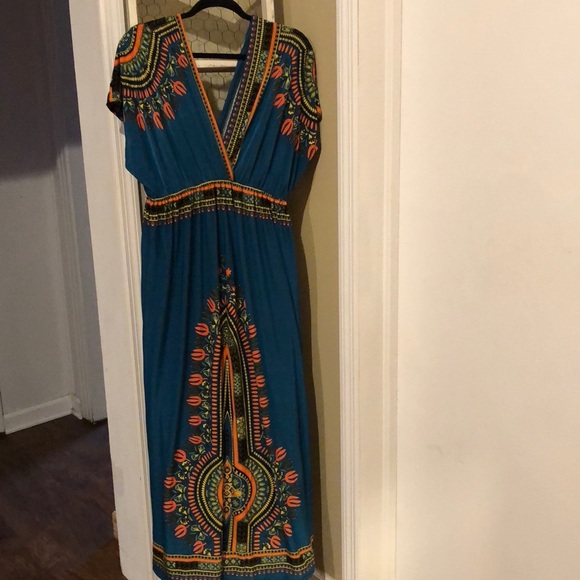 Dresses & Skirts - Maxi Dress